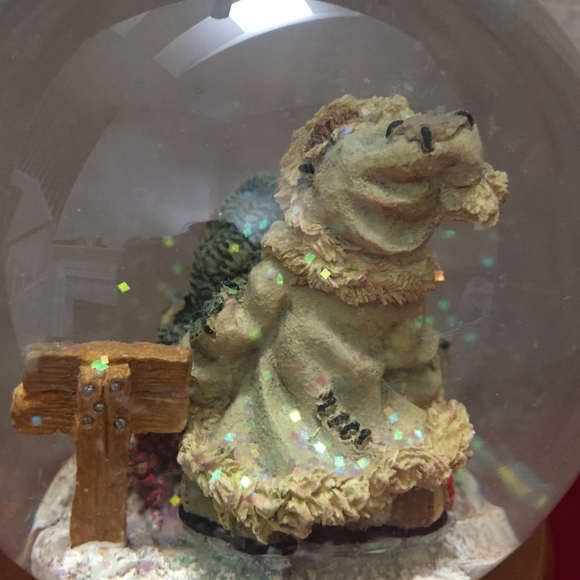 Boyd’s Musical Snow Globe Ice Skaters Waltz NIB (Numbered) - Picture 3 of 8